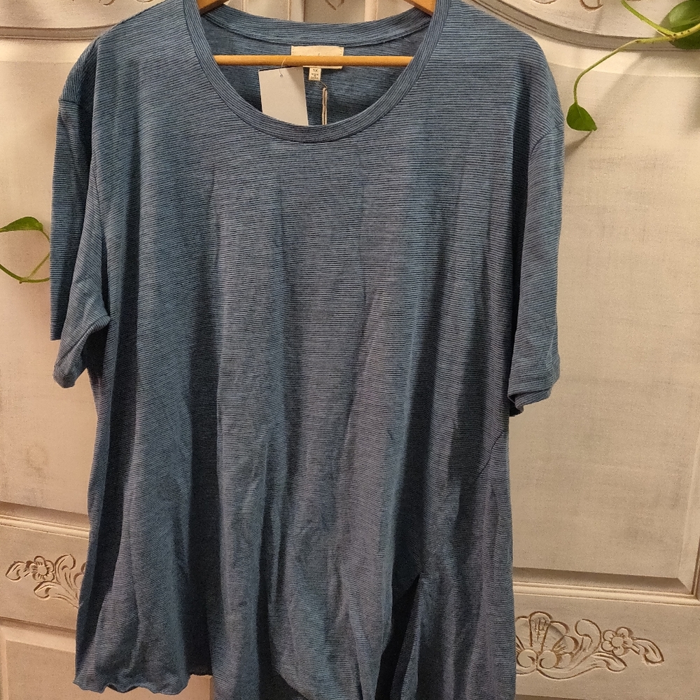 NWT Melló Day  Top